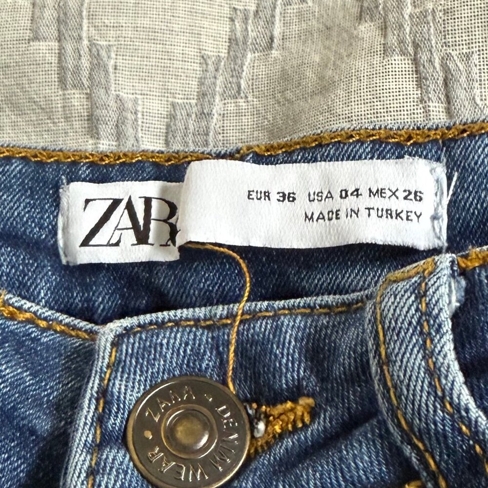 Zara Mid Rise Ripped Skinny Jeans - Picture 2 of 4
